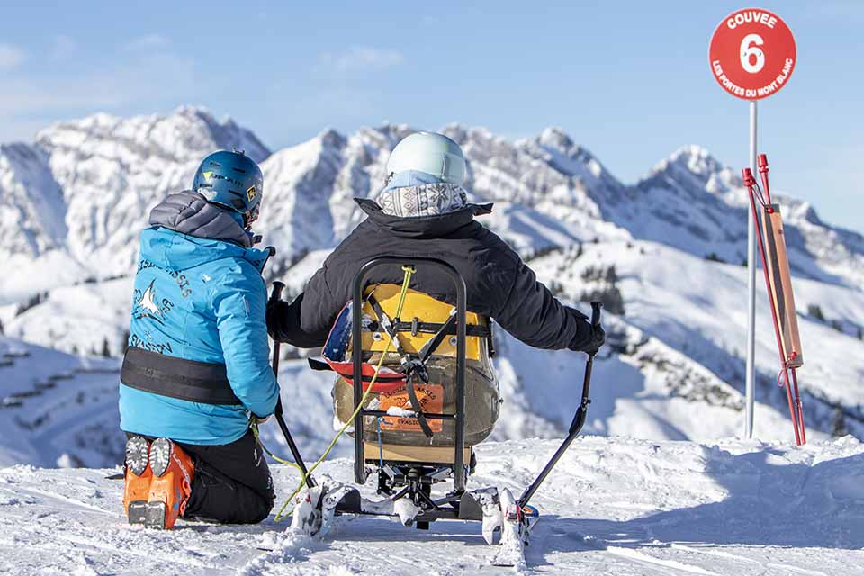 accompagnement-snowkart photo d'un skieur en snowkart